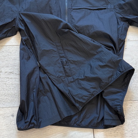 Lululemon Packable Water-Repellent Step Out Anorak in Black Size Medium - Picture 10 of 13